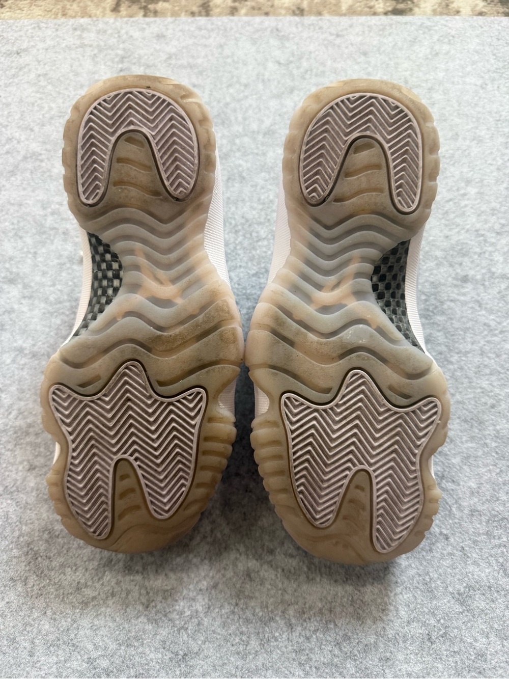 Air Jordan 11 Retro Low Pure Violet Shoes - Picture 4 of 12